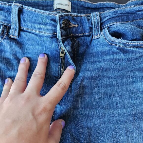 Sneak Peak Skinny Jeans with Rips - Picture 5 of 15